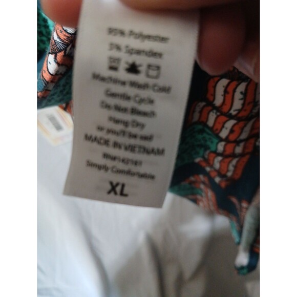 NWT LuLaRoe Women's Irma Tunic Shirt Green American Flag USA Patriotic Sz XLarge - Picture 7 of 8